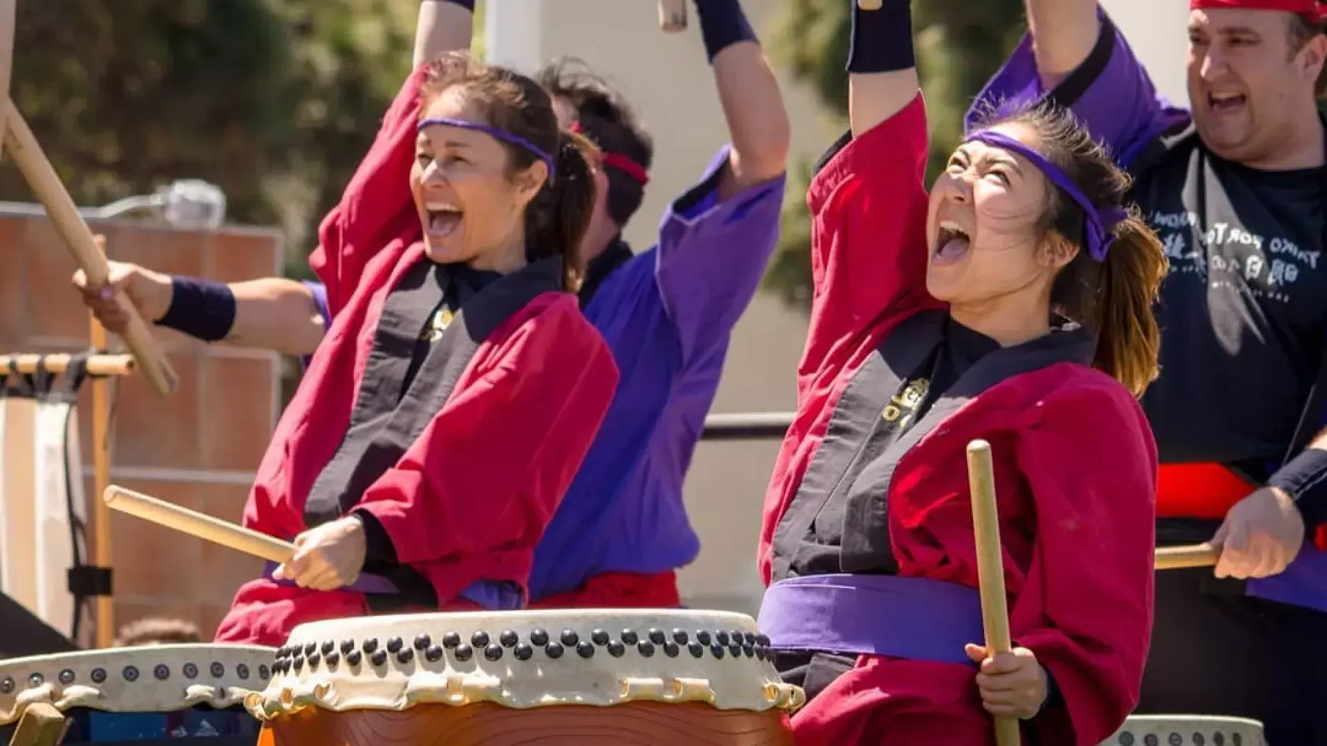 Drummers in 结合 at the annual Cherry Blossom Festival